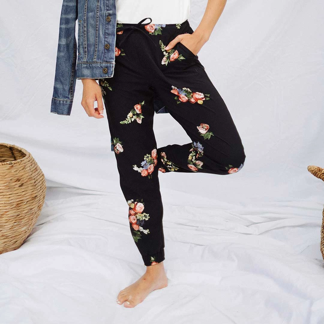 Rose Black Jetsetters